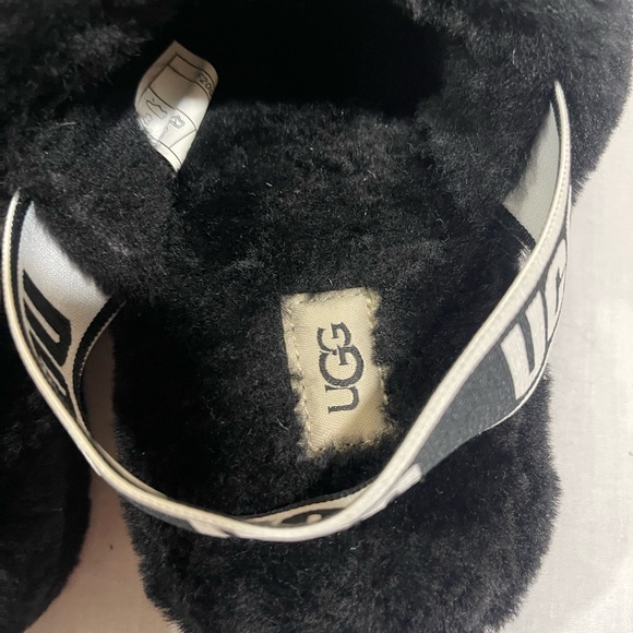 UGG  OH YEA Black Fluffy Slippers - Picture 5 of 6